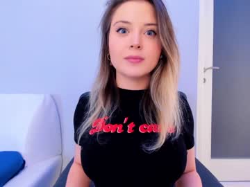 girl
        kittycaitlin cam image #1936983