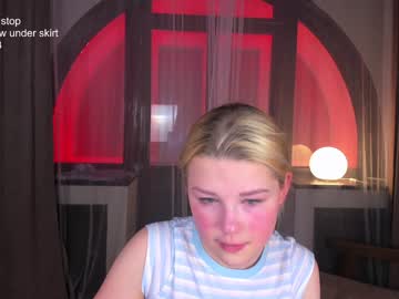 girl
        betty_blush cam image #347803