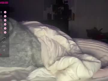 girl
        blackgurlkitty cam image #792242