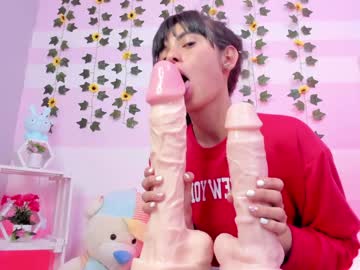 girl
        princes_luna_18 cam image #731755