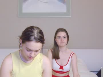 girl
        tiffany_long cam image #2412321