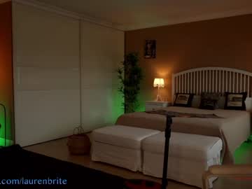 girl
        laurenbrite cam image #267155
