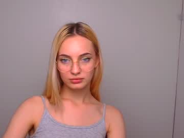girl
        lexy_meoww cam image #1833759