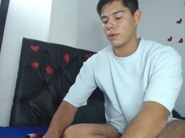 couple Milf & Teen Sex Cam Girls with roxy_cooper1