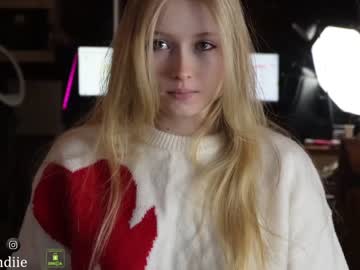 girl
        bestblondiiecb cam image #3216263