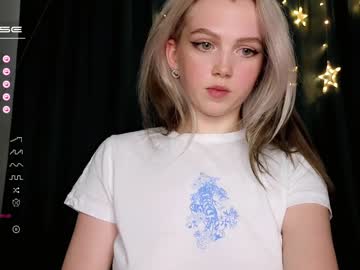 girl
        small_blondee cam image #2143126
