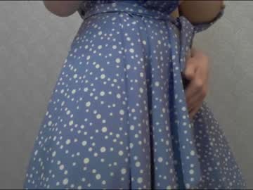 girl
        playful_goldie cam image #523222