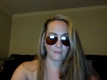girl
        greenjean420 cam image #1991907