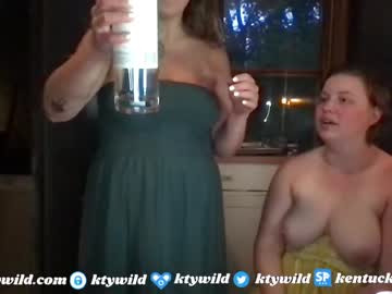 couple
        funcamkw cam image #1515571