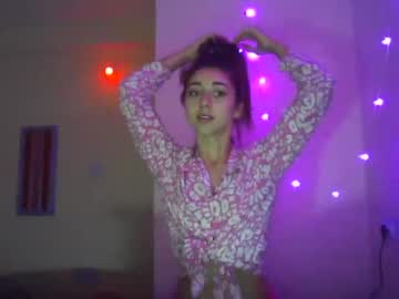 girl
        pink_veil cam image #1851336