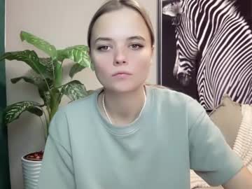 girl Milf & Teen Sex Cam Girls with leia01art