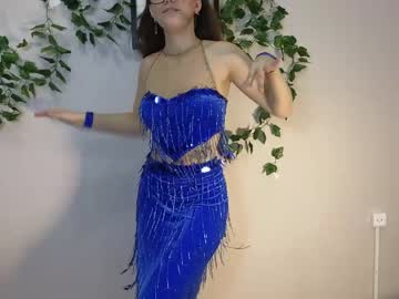 girl
        teresabriggs cam image #2407319