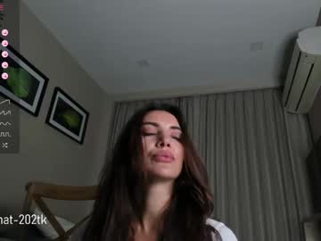 girl
        mysweethobby cam image #3429789