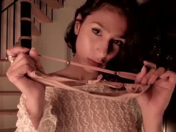 girl
        evatango cam image #1126499
