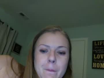 girl
        biigbb cam image #275179