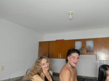 couple
        thegirls_girls cam image #2219618