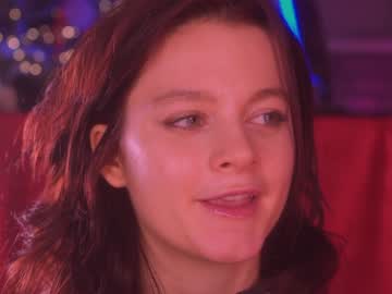 girl
        lorienn cam image #3297792