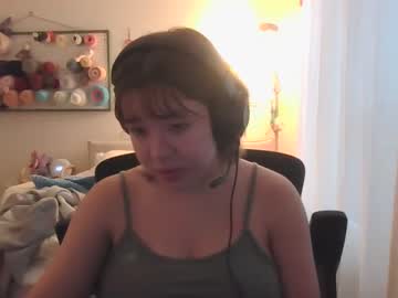 girl
        ftarh18 cam image #1992336