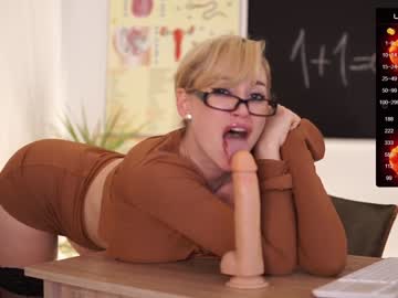 girl
        vanessa_de_ville cam image #2899053
