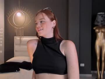 girl
        corinnerusso cam image #2732837