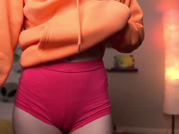 girl
        emma_ruby cam image #1799997