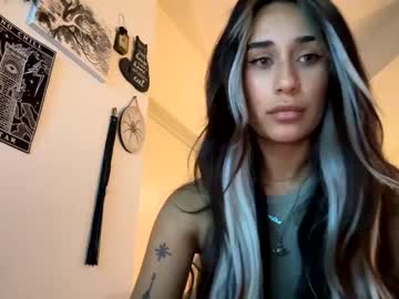 girl
        skyyefox cam image #2069317
