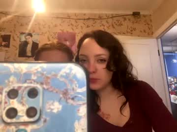 couple Milf & Teen Sex Cam Girls with greedbiiitchs