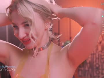 girl
        bronnica cam image #2333116