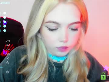 girl
        small_blondee cam image #1301922