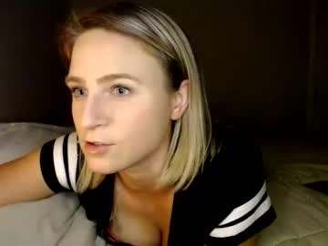 girl
        candy_kitten69 cam image #350496