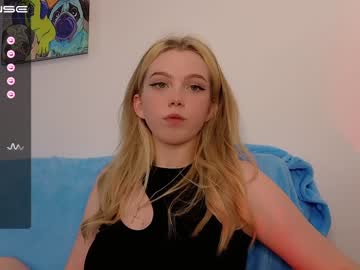 girl
        small_blondee cam image #1590707