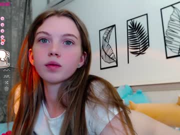 girl
        small_blondee cam image #359237
