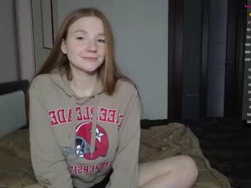 girl
        candy_bunnies cam image #3026706