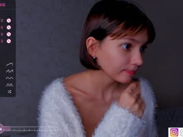 girl
        bzzzme cam image #2612527