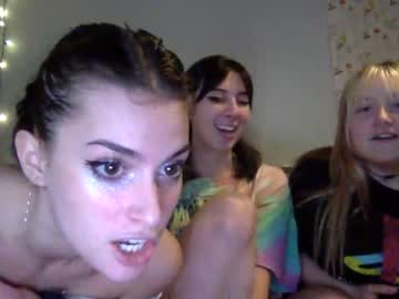 girl
        wallabyxxx cam image #423747