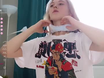 girl
        small_blondee cam image #2630522