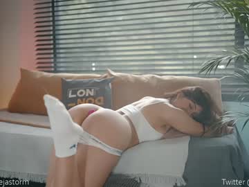 girl
        alejastorm cam image #2383395