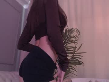 girl
        sarasuo cam image #2171602