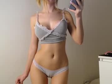 girl
        trixie_taylor cam image #1284204