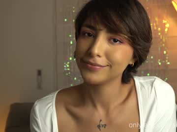 girl
        soy_sofia cam image #365461