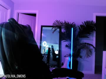 girl
        oliviaowens cam image #2090959