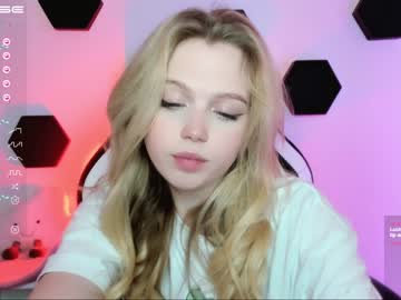 girl
        small_blondee cam image #1156502