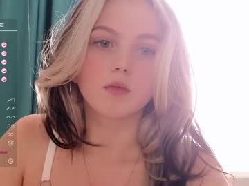girl
        small_blondee cam image #2537873