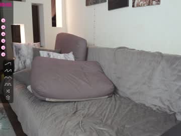 girl
        oxxme cam image #2934528