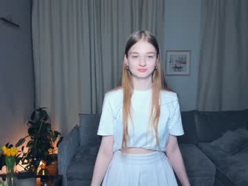 girl
        _magic_smile_ cam image #3080967