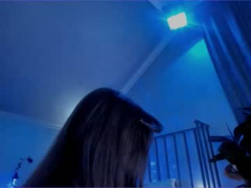girl
        juliabeng1 cam image #1857393