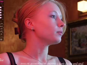 girl
        bestblondiiecb cam image #1298124
