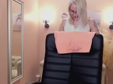 girl Milf & Teen Sex Cam Girls with andrea_white_here