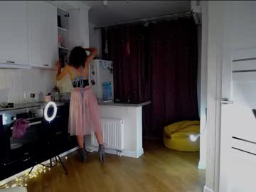 girl
        _eva_001 cam image #2188521