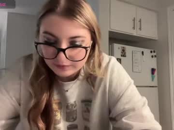 girl
        fantasyella cam image #2675242